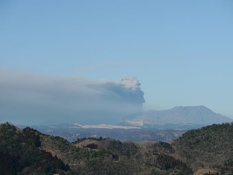 阿蘇山　噴火　火山灰